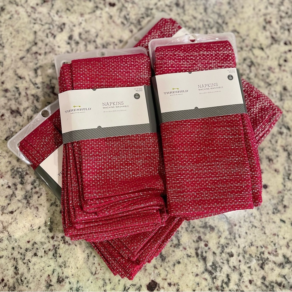 Christmas Threshold 4 Sets of Red Sparkly Glitter Dinner Napkins NWT